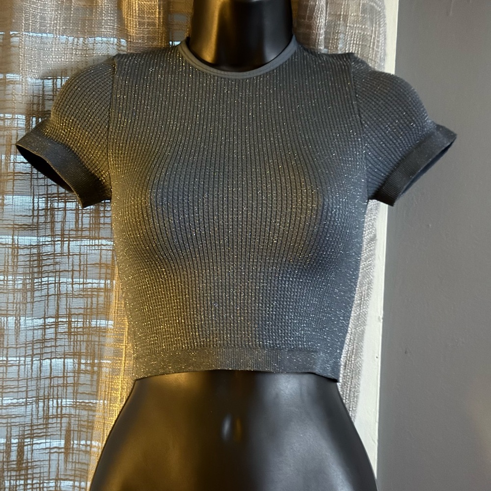 Gray Cuffed Sleeve Cropped T-Shirt with Ribbed Texture